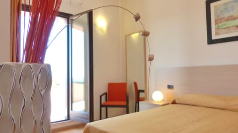 Minibar, in-room safe, desk, blackout drapes