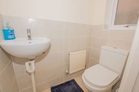 House | Bathroom | Combined shower/tub, deep soaking tub, hair dryer, towels