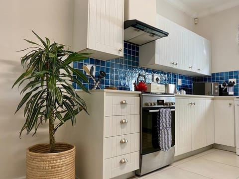 Microwave, stovetop, espresso maker, coffee/tea maker