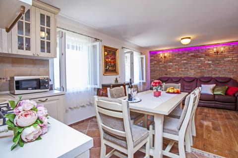 House (Two Bedroom Holiday Home with Terrace) | Dining room