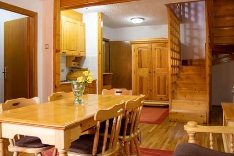 Exclusive Penthouse | Private kitchen | Mini-fridge, electric kettle, cookware/dishes/utensils