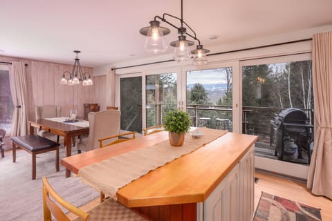 Chalet, 3 Bedrooms | Private kitchen | Fridge, microwave, oven, dishwasher