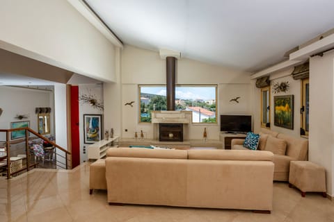 Villa, 5 Bedrooms, Smoking, Private Pool | Living area