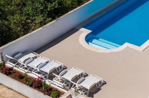 Apartment (Apartment with Shared Pool) | Pool | Seasonal outdoor pool