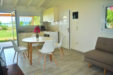 House, 1 Bedroom, Smoking, Patio | Dining