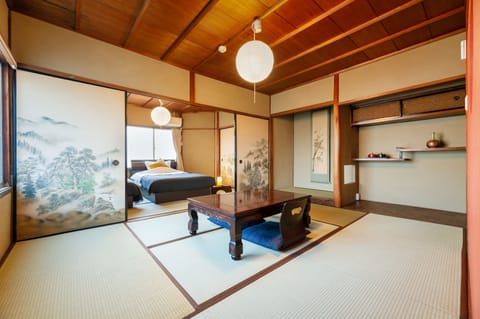 Private Vacation Home | 3 bedrooms, desk, WiFi (free)
