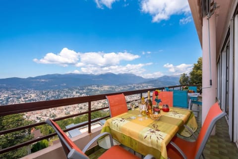 Family Apartment, 2 Bedrooms, 2 Bathrooms, Mountainside (Aldesago Panoramica) | Outdoor dining