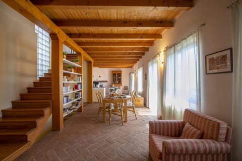 Family Townhome, Multiple Bedrooms, Mountainside (La Casa nel Borgo Lake View) | Interior