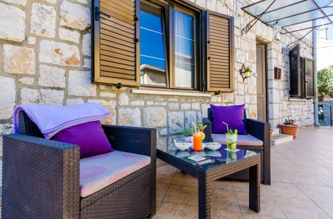 Apartment (One Bedroom Apartment with Terrace) | Terrace/patio