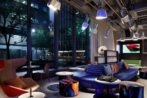 2 bars/lounges, rooftop bar