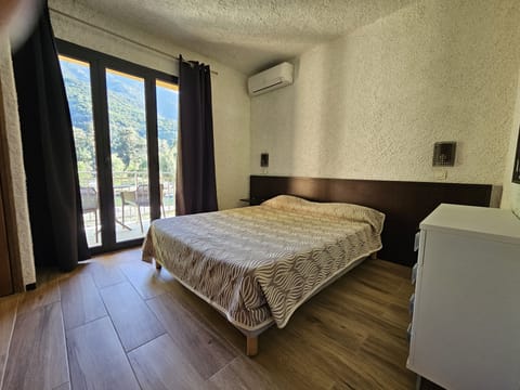 Panoramic Double Room, Sea View | Desk, blackout drapes, cribs/infant beds, free WiFi