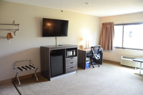 Studio Suite, 1 King Bed, Non Smoking | Pillowtop beds, desk, laptop workspace, iron/ironing board