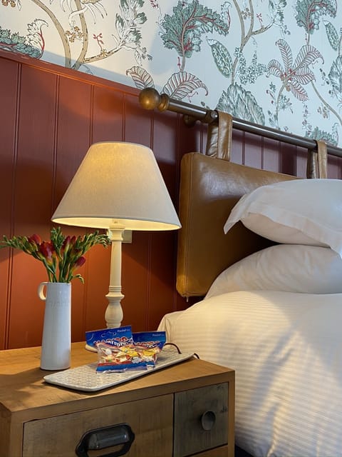 Standard Double Room, Ensuite | Free WiFi