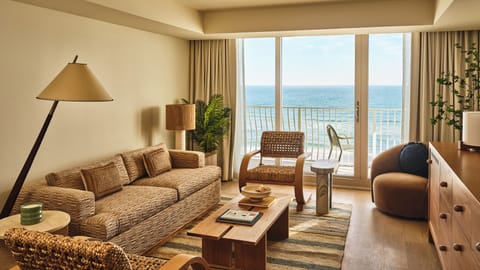 Premium bedding, pillowtop beds, minibar, in-room safe