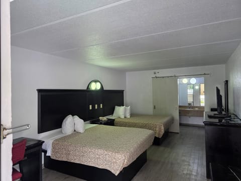 Standard Room | Iron/ironing board, free WiFi, bed sheets