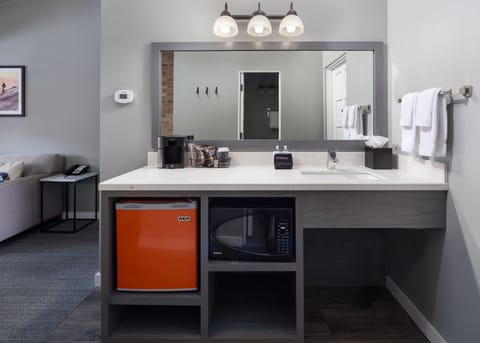 Suite, 1 King Bed, Fireplace (King Fireplace Suite) | Private kitchen | Fridge, microwave, coffee/tea maker