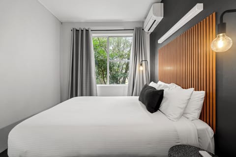 Queen Plus Two | Premium bedding, minibar (free items), desk, laptop workspace