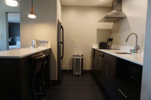 Suite, 1 King Bed, Non Smoking, Kitchen | In-room safe, desk, iron/ironing board, free cribs/infant beds