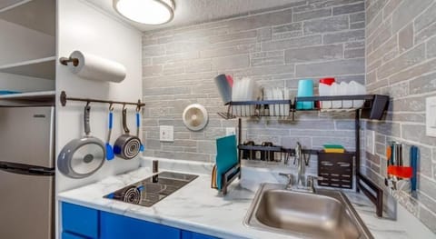 2 Queen Beds w/ Kitchenette Non-Smoking | Pillowtop beds, desk, laptop workspace, blackout drapes