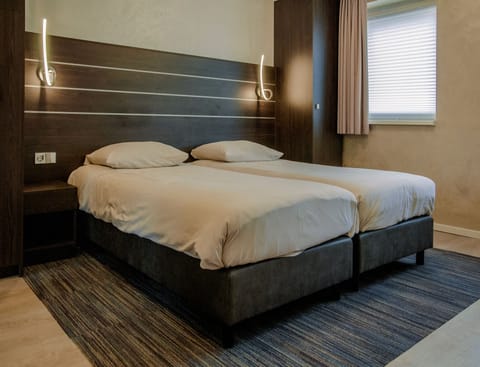 In-room safe, desk, soundproofing, iron/ironing board