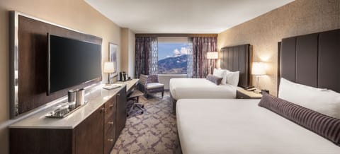 Premium bedding, pillowtop beds, in-room safe, desk