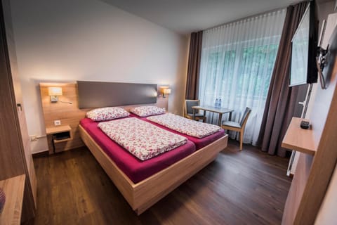 Minibar, in-room safe, desk, iron/ironing board