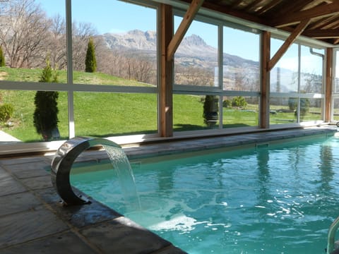Indoor pool, sun loungers