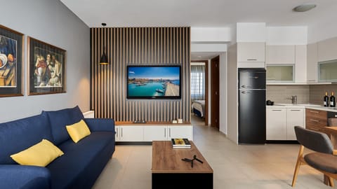 Apartment | Living area | 50-inch flat-screen TV with digital channels, TV