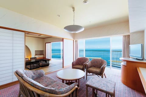 Japanese Style Room with living room, Non Smoking | In-room safe, desk, blackout drapes, bed sheets