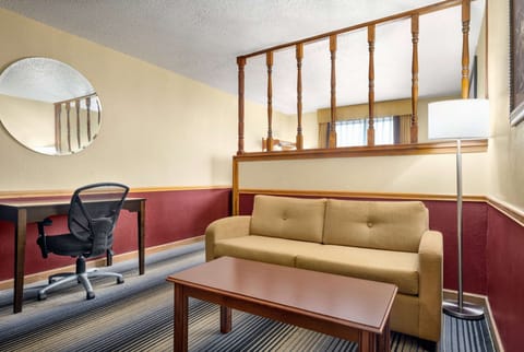 Desk, free cribs/infant beds, rollaway beds, free WiFi