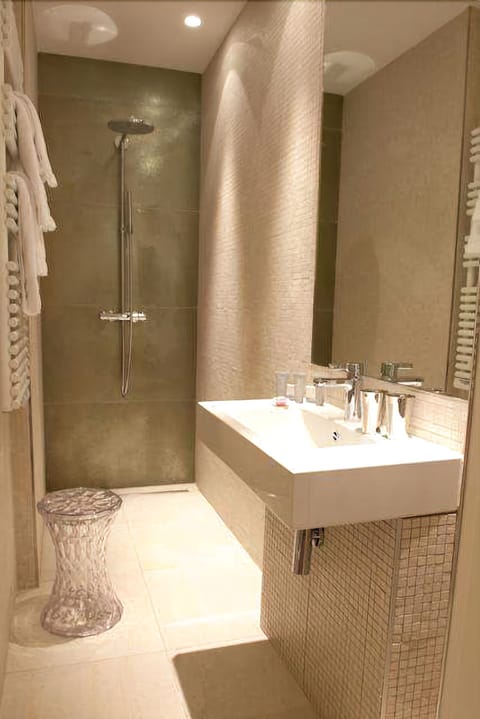 Free toiletries, hair dryer, bathrobes, slippers