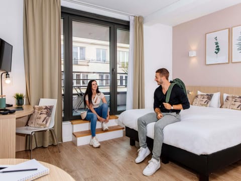 Studio, 1 Double Bed | Premium bedding, desk, iron/ironing board, free cribs/infant beds
