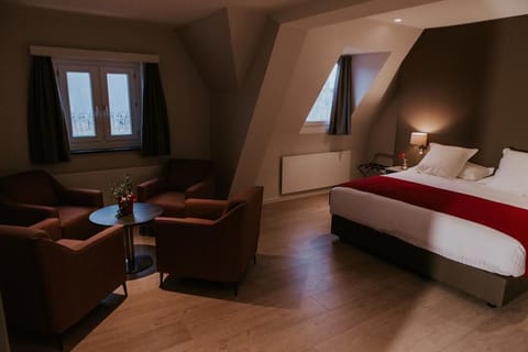 Hypo-allergenic bedding, in-room safe, individually decorated