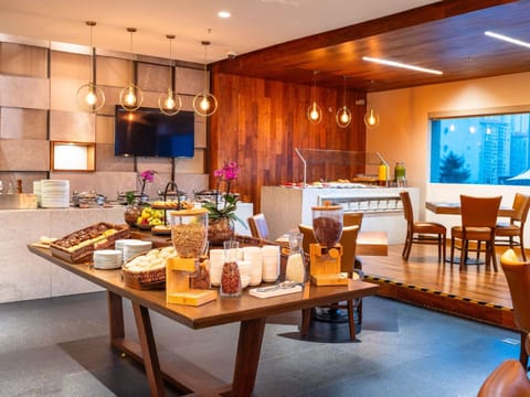 Daily buffet breakfast (USD 19.16 per person)