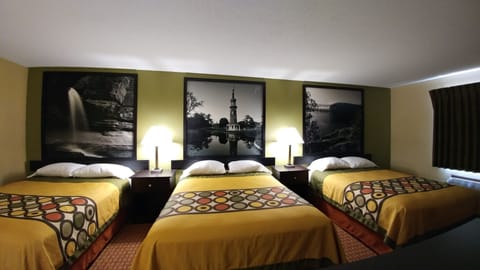 Suite, Multiple Beds | Desk, iron/ironing board, cribs/infant beds, free WiFi