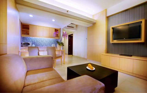 Executive Suite | Living area | LED TV