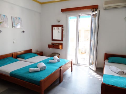 Studio (Triple) | In-room safe, free WiFi