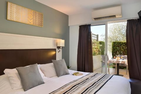 Superior Quadruple Room | Premium bedding, Select Comfort beds, in-room safe, desk