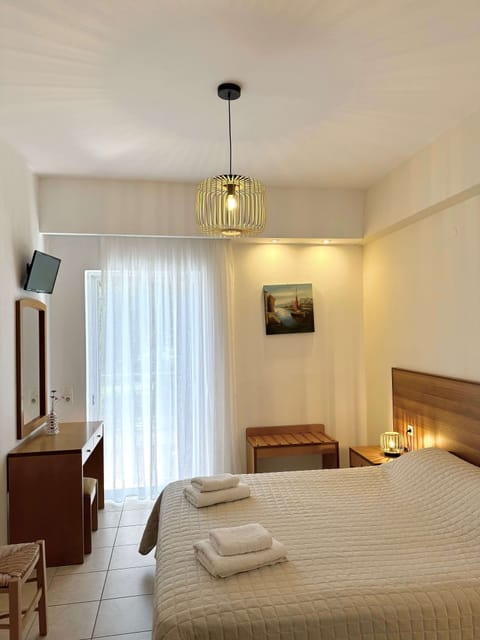 Studio | Premium bedding, Select Comfort beds, in-room safe, blackout drapes