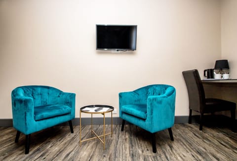 Superior Double Room | In-room safe, desk, blackout drapes, iron/ironing board