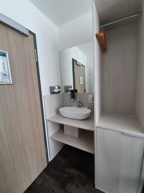 Standard Double or Twin Room | Desk, laptop workspace, soundproofing, free WiFi