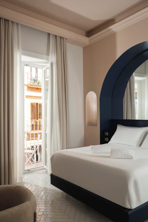 Deluxe Double or Twin Room | Premium bedding, in-room safe, desk, soundproofing