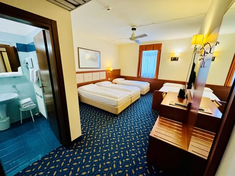 Family Room | Egyptian cotton sheets, premium bedding, down comforters