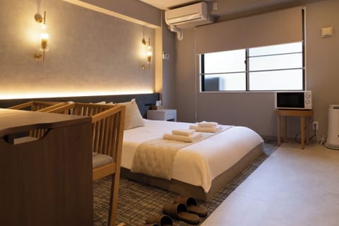 Double Room 201 with washing machine | WiFi (free), bed sheets
