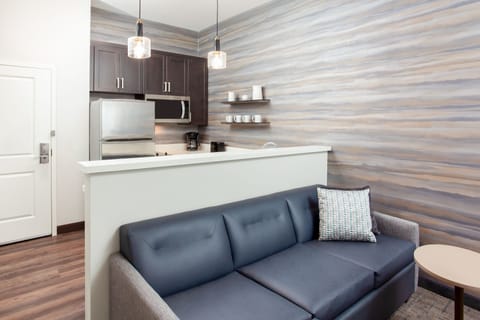 Coffee/tea maker, dining tables