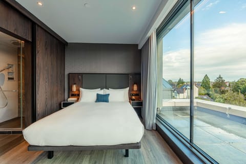 Superior Studio (The Adkins) | In-room safe, desk, laptop workspace, soundproofing