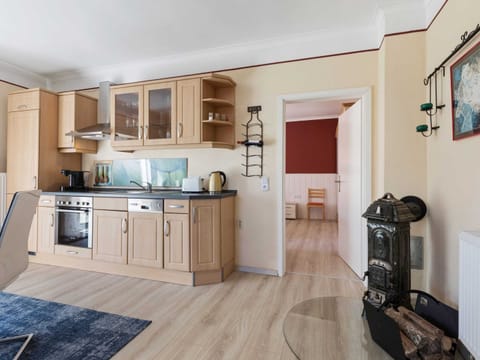 Apartment | Private kitchen | Microwave, dishwasher, coffee/tea maker