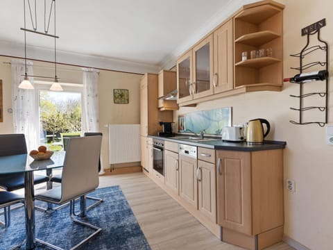 Apartment | Private kitchen | Microwave, dishwasher, coffee/tea maker