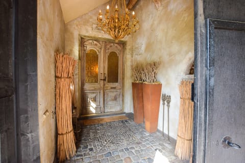 House | Reception