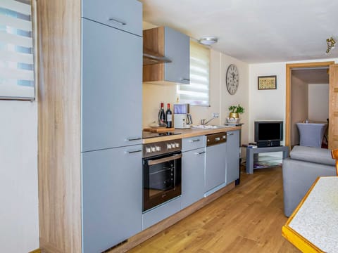 Cottage | Private kitchen | Highchair